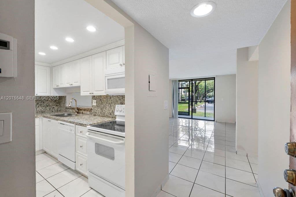 2+1 Condo — 8420 SW 133rd Avenue Rd APT 105