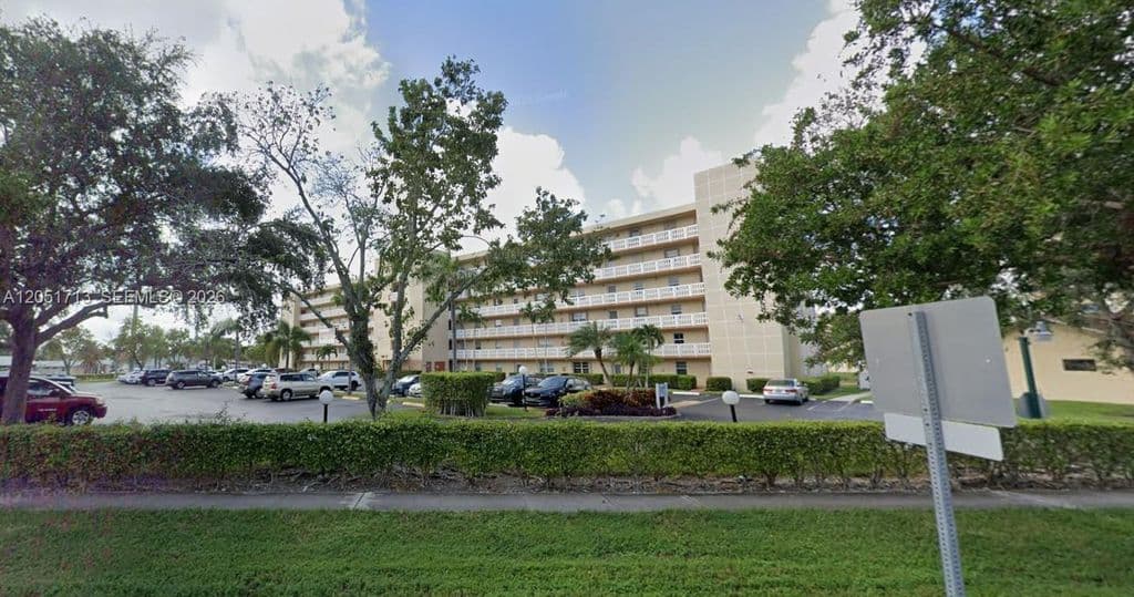 2-bedroom Condo — 441 SE 3rd St APT 505