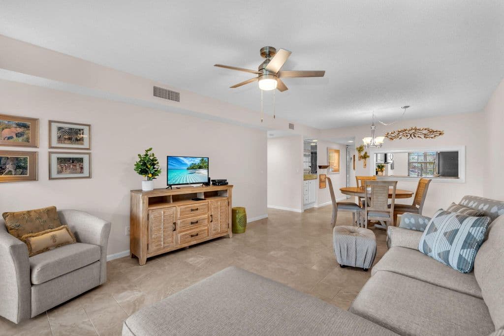 2-bedroom Condo — 2061 Keystone Drive #B