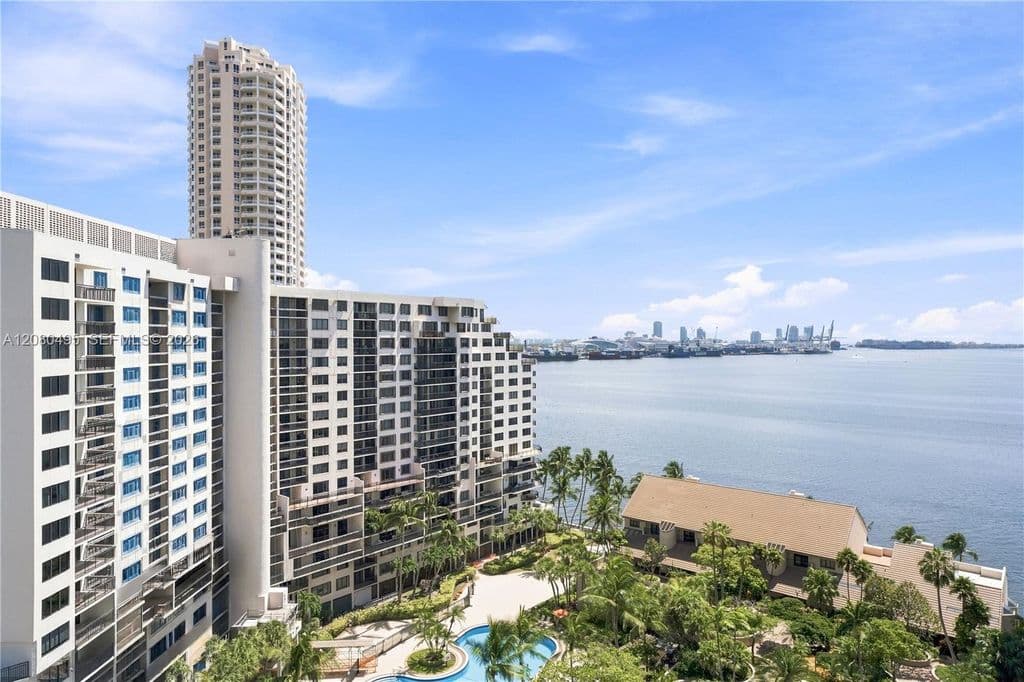 3-bedroom Condo — 520 Brickell Key Dr APT A1616