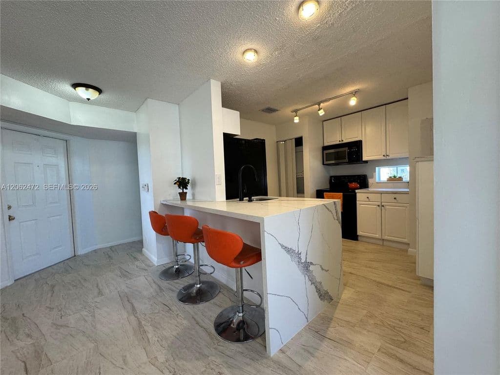 2-bedroom Condo — 8630 SW 3rd St APT 101