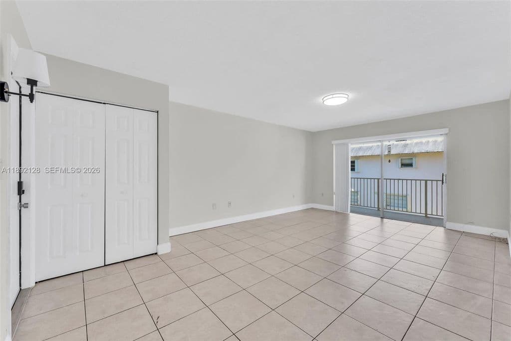 2+1 Condo — 7330 SW 82nd St APT B218