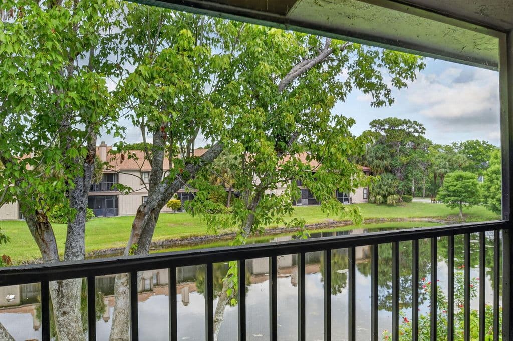 3+1 Condo — 907 Harbour Pointe Way