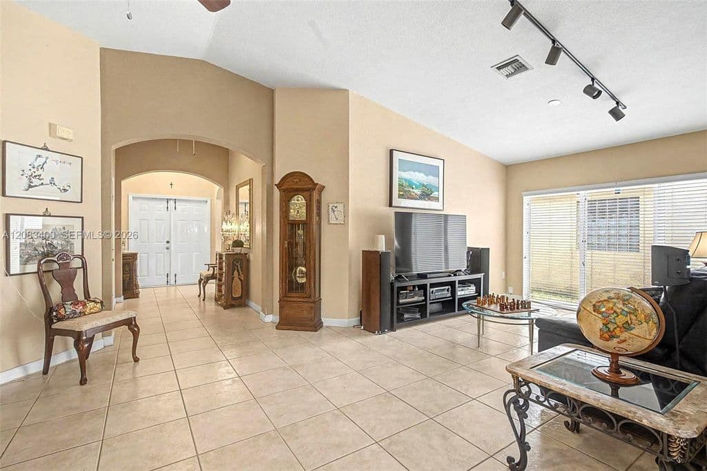 3+1 Müstakil ev — 14033 SW 155th Ct