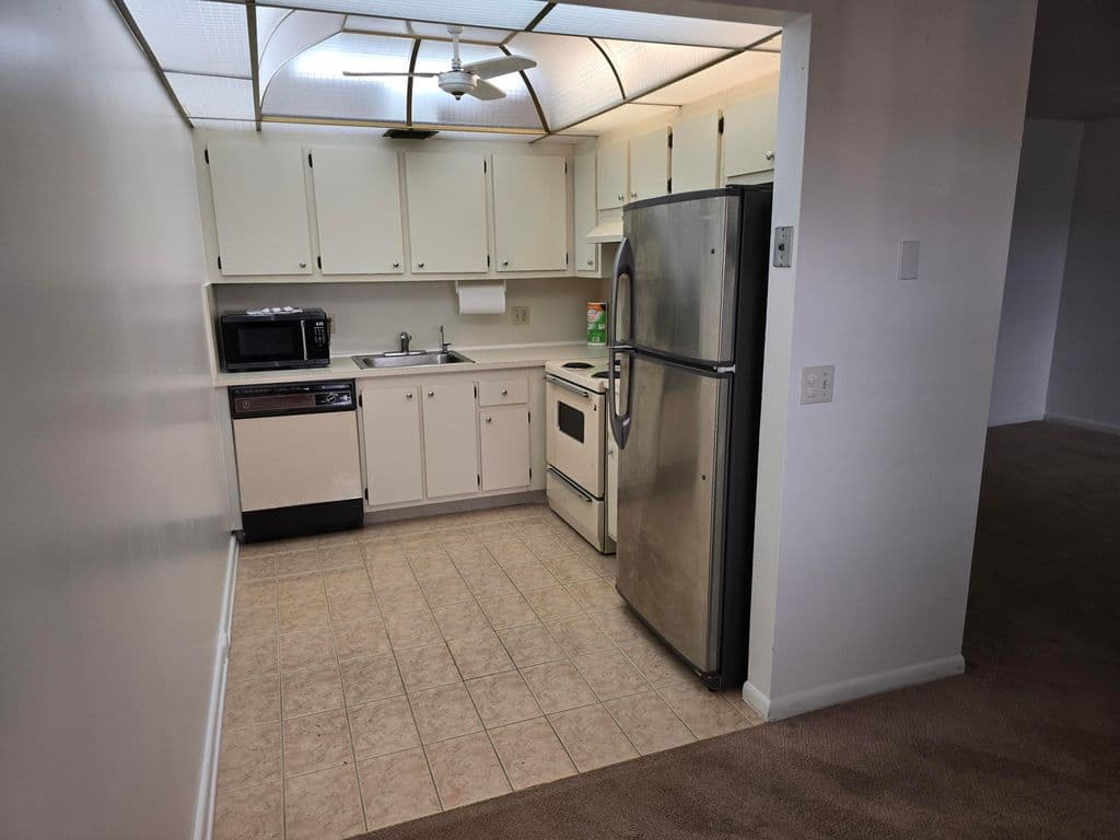 2+1 Condo — 551 SW 135 Avenue #216b