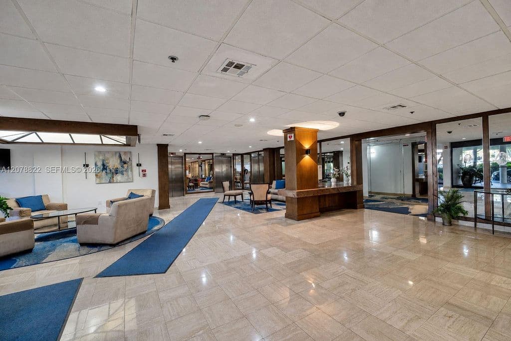 1-bedroom Condo — 3850 Washington St APT 314