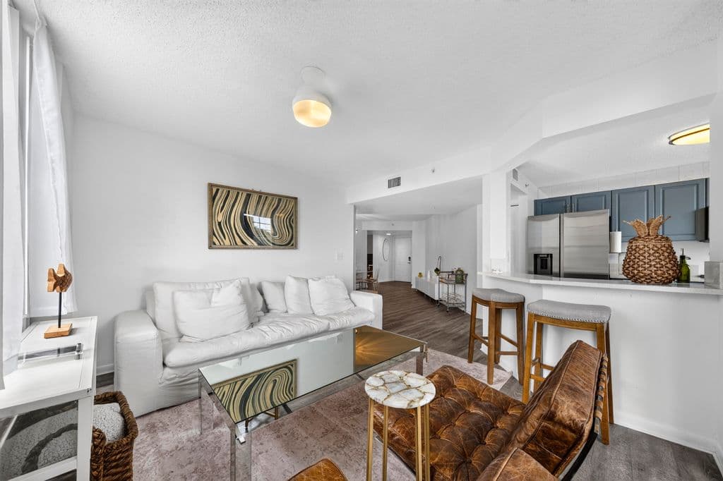 3-bedroom Condo — 520 SE 5th Ave #2211
