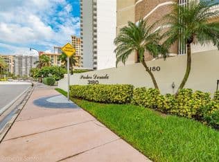 1+1 Condo — 3180 S Ocean Dr APT 422, Hallandale, 33009