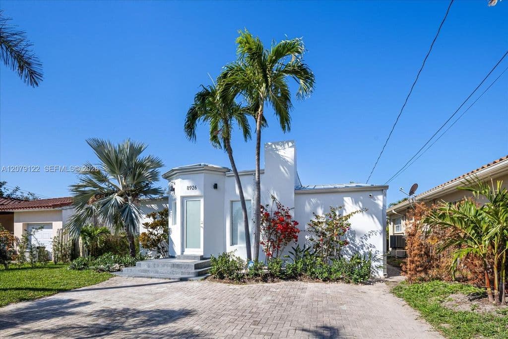 3+1 Müstakil ev — 8926 Emerson Ave