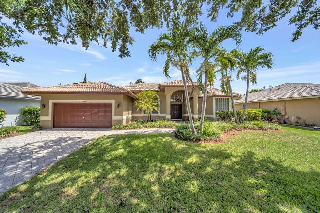 4+1 Müstakil ev — 6420 NW 41st Street