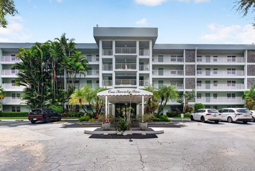 3-bedroom Condo — 802 CYPRESS GROVE Lane #309