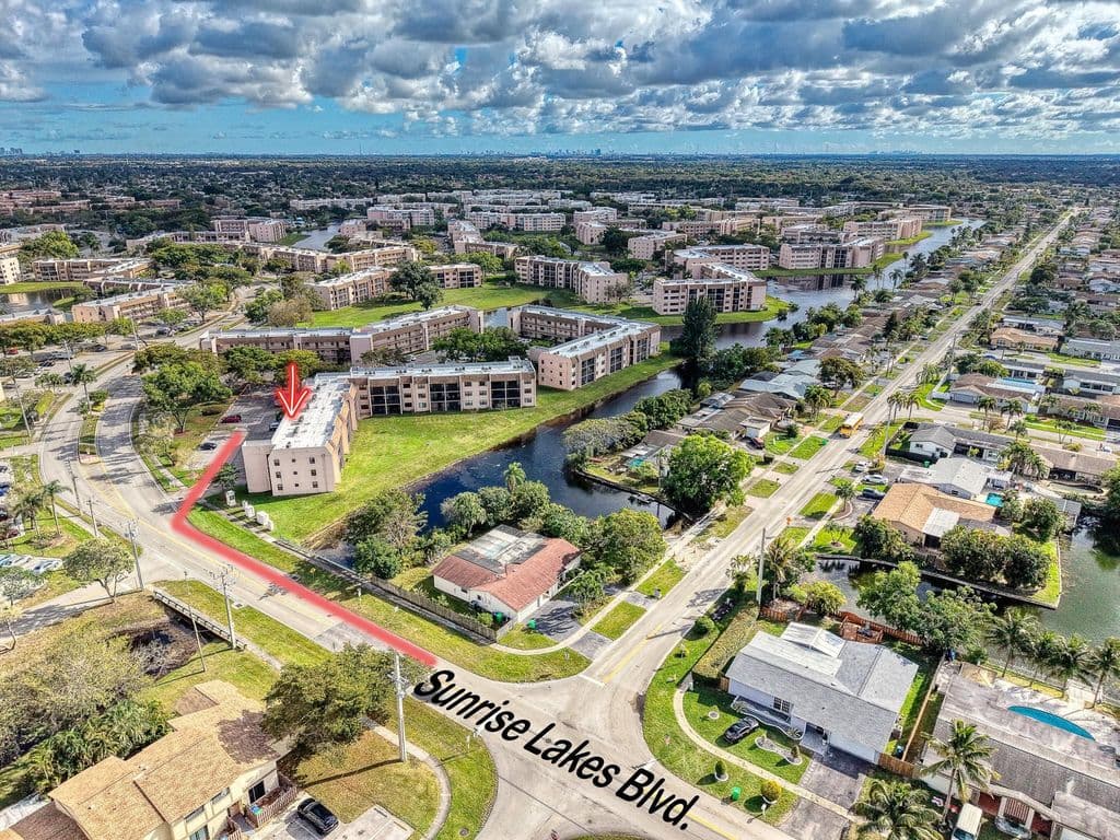 2-bedroom Condo — 10466 Sunrise Lakes Boulevard #312