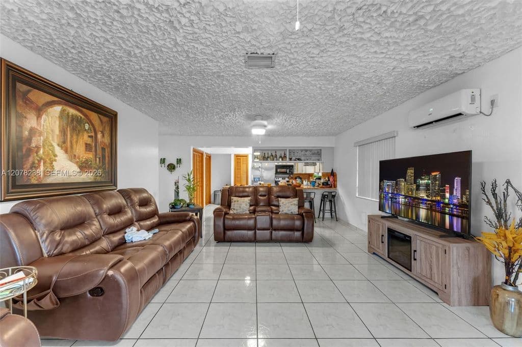 4-bedroom Single-Family Home — 325 SW 122nd Ave