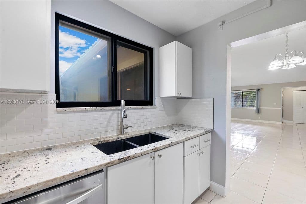 2-bedroom Condo — 9518 SW 1st Ct #21