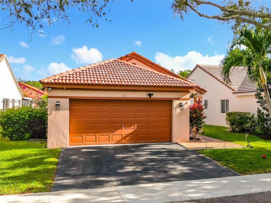 3-bedroom Single-Family Home — 1536 Presidio Dr