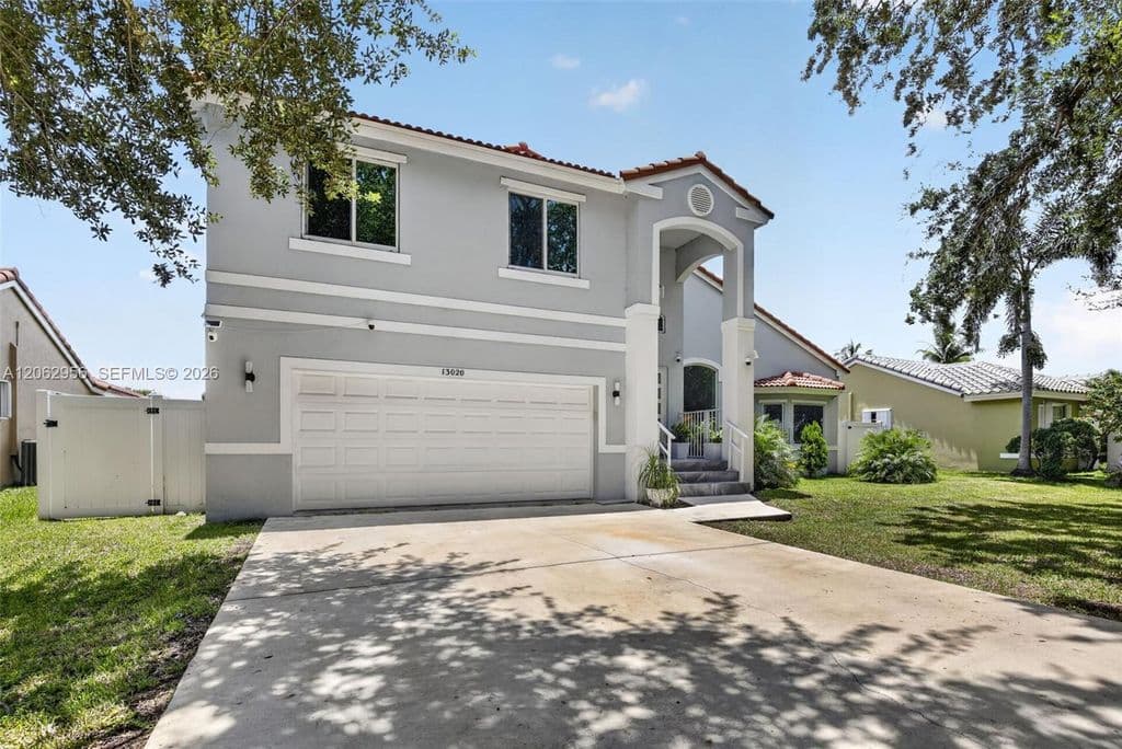 4+1 Müstakil ev — 13020 SW 17th Ct