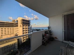 1-bedroom Condo — 100 Lincoln Rd #904, Miami Beach, 33139