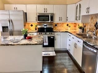3-bedroom Condo — 3910 Inverrary Blvd Unit 304-B, Lauderhill, 33319