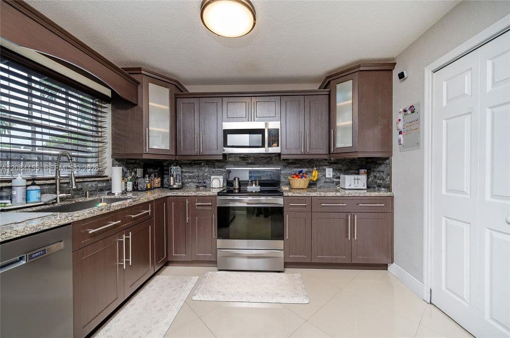 3+1 Mülk — 13491 SW 62nd St APT 2-3