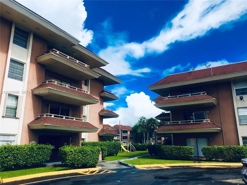 2-bedroom Condo — 17600 NW 68th Ave APT B3006