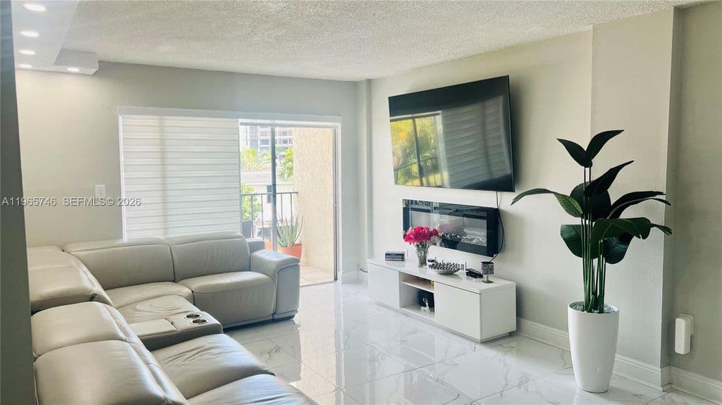 3-bedroom Condo — 14250 SW 62nd St APT 319