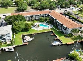 2+1 Condo — 900 SW 12th St APT 110, Fort Lauderdale, 33315