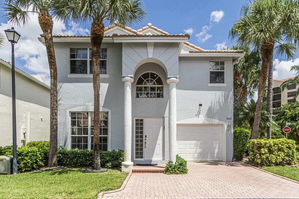 4-bedroom Condo — 7419 Panache Way