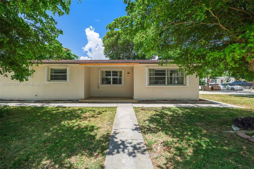 3-bedroom Single-Family Home — 9354 Caribbean Blvd