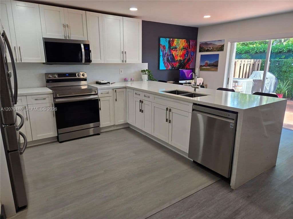 4-bedroom Property — 11464 NW 50th Ter