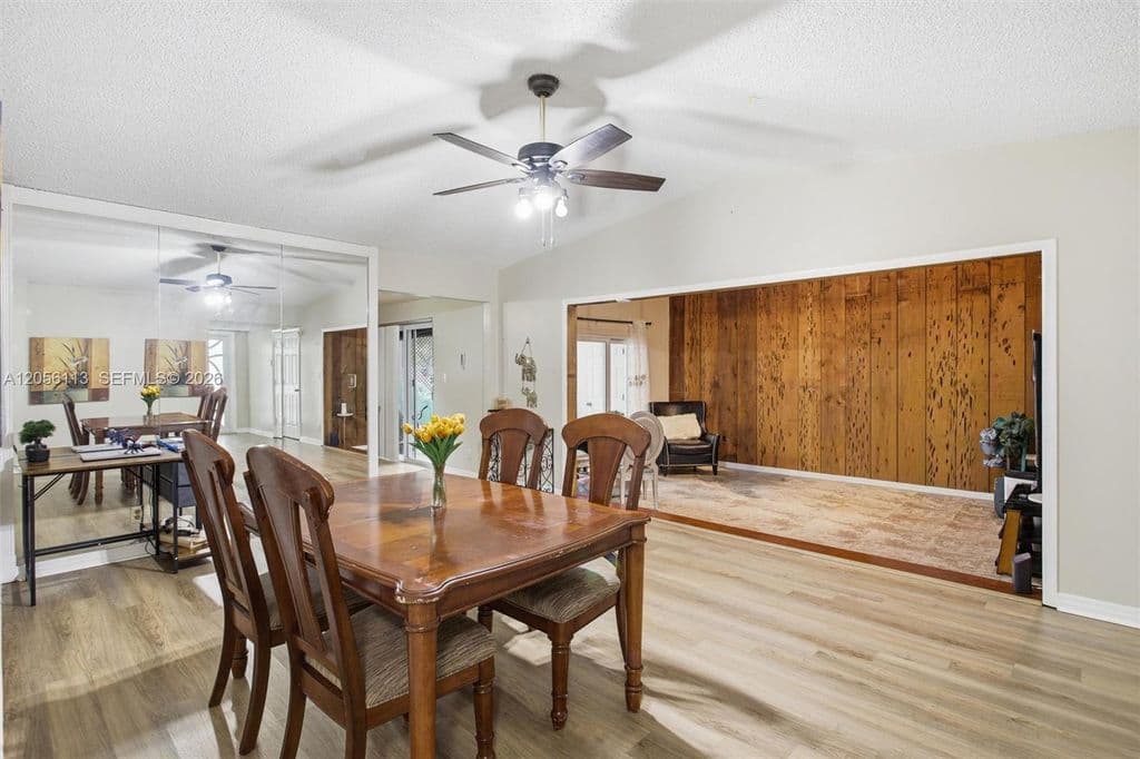 3-bedroom Property — 450 Lakewood Cir E APT B