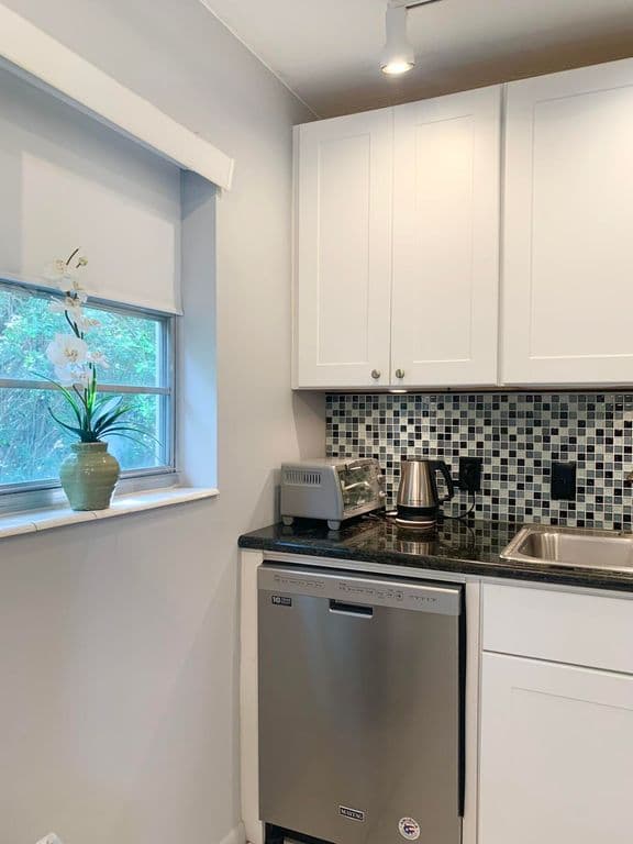 2-bedroom Condo — 96 Hastings F
