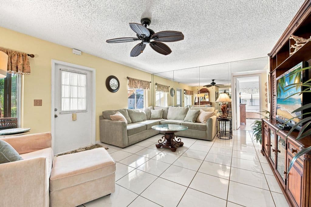 2+1 Condo — 222 Pine Hov Circle #A-2