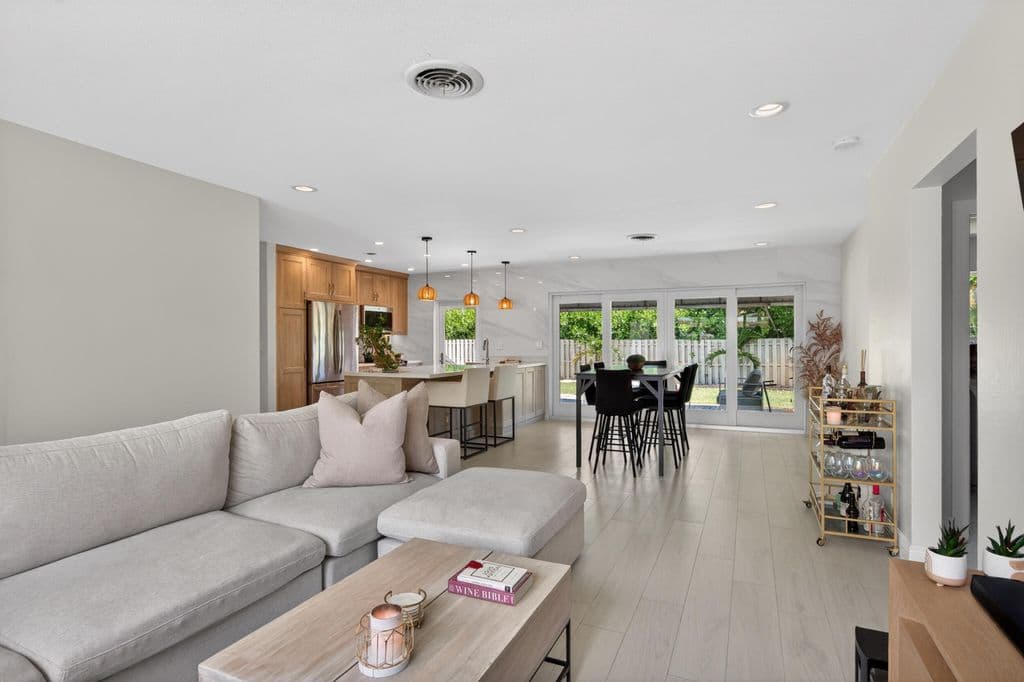 3-bedroom Single-Family Home — 4800 NE 15th Terrace