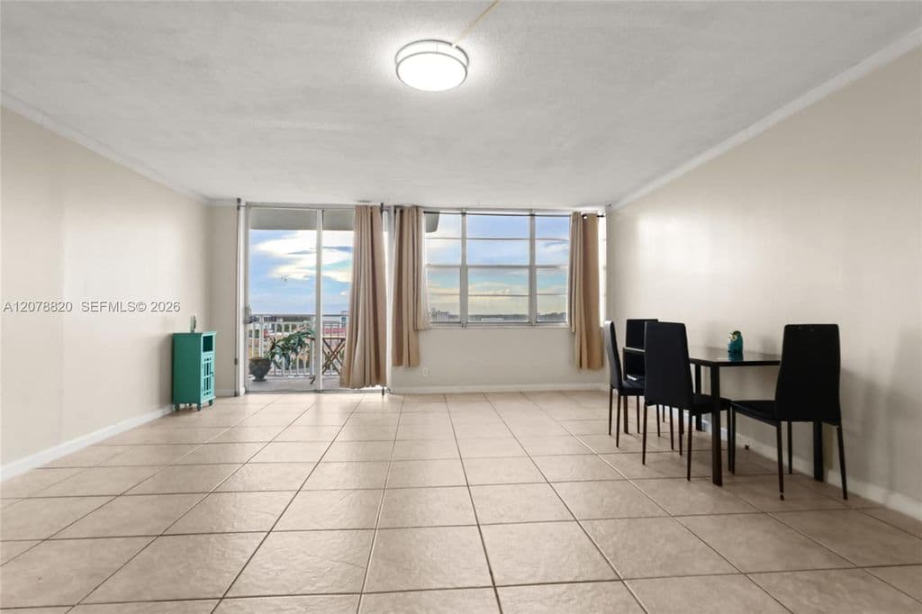 1+1 Condo — 2100 Sans Souci Blvd #A1010