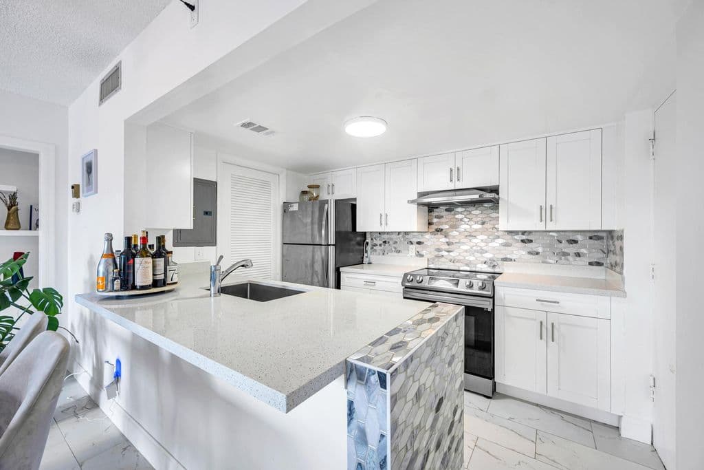 2-bedroom Condo — 1000 River Reach Drive #505