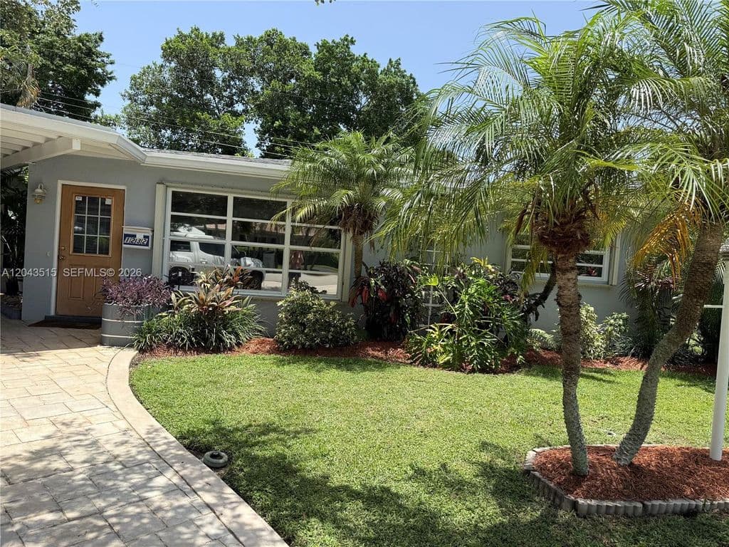 3+1 Müstakil ev — 1232 SW 1st Ave