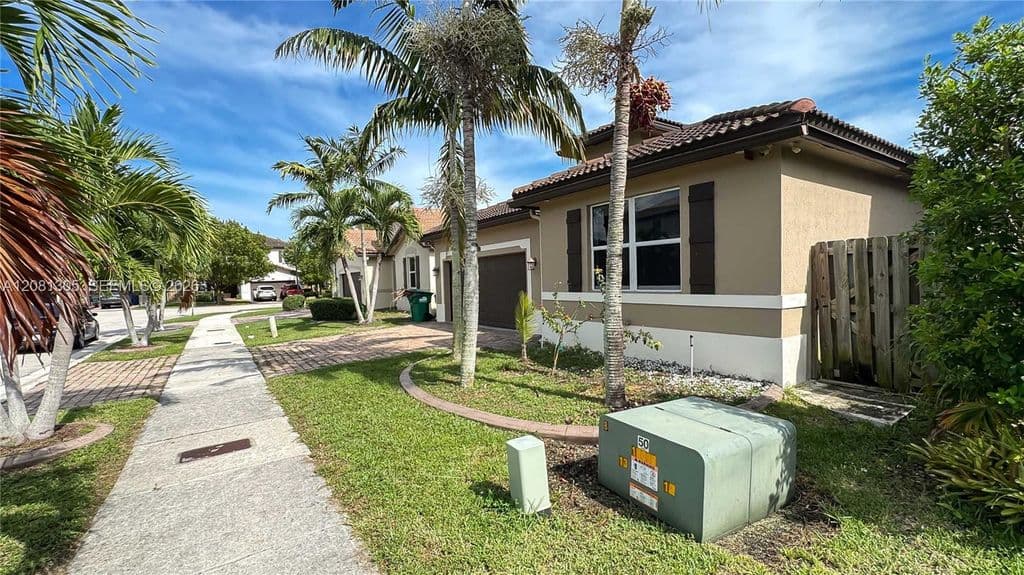 4+1 Müstakil ev — 11828 SW 253rd St
