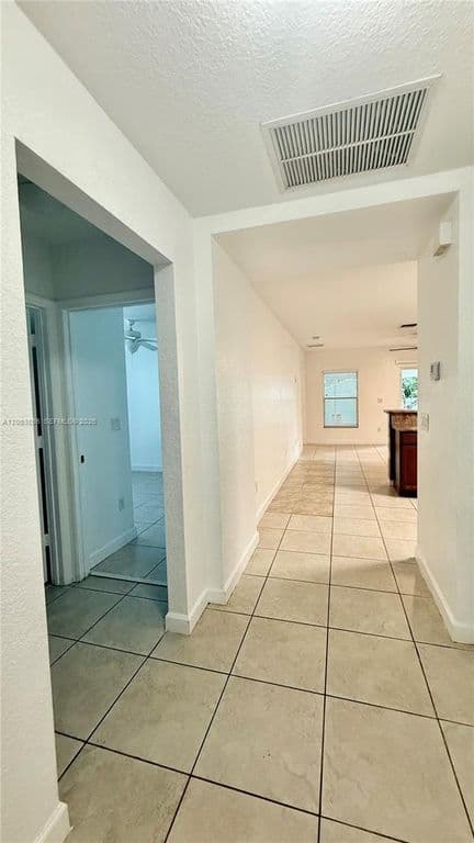 3-bedroom Single-Family Home — 1018 Foster Rd