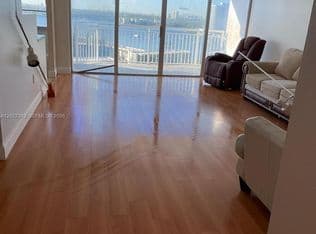 3-bedroom Condo — 18021 Biscayne Blvd APT 1701, Aventura, 33160