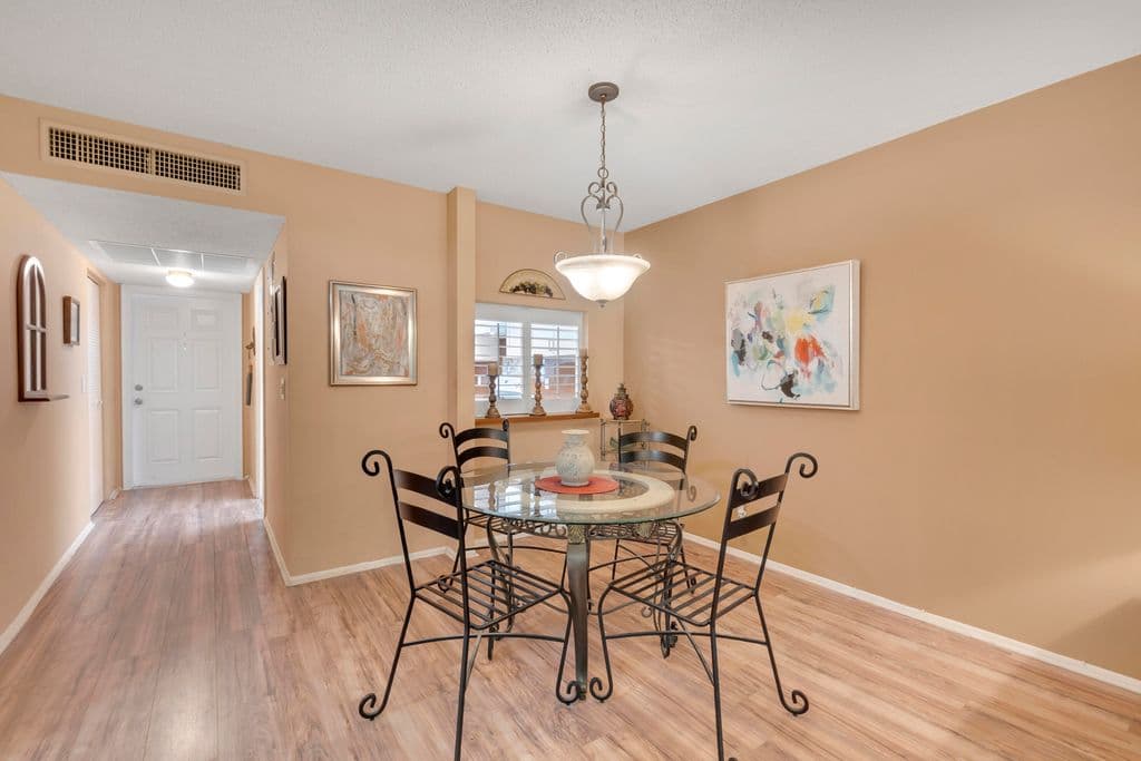 2+1 Condo — 9440 Live Oak Place #402