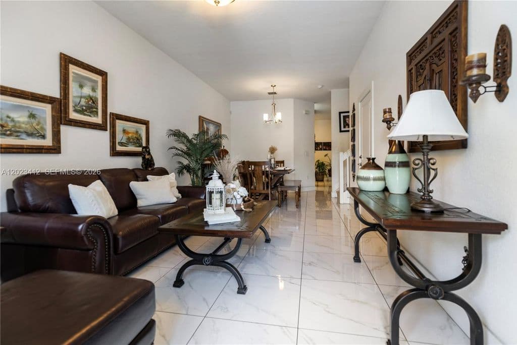 3+1 Mülk — 12704 SW 131st Ter