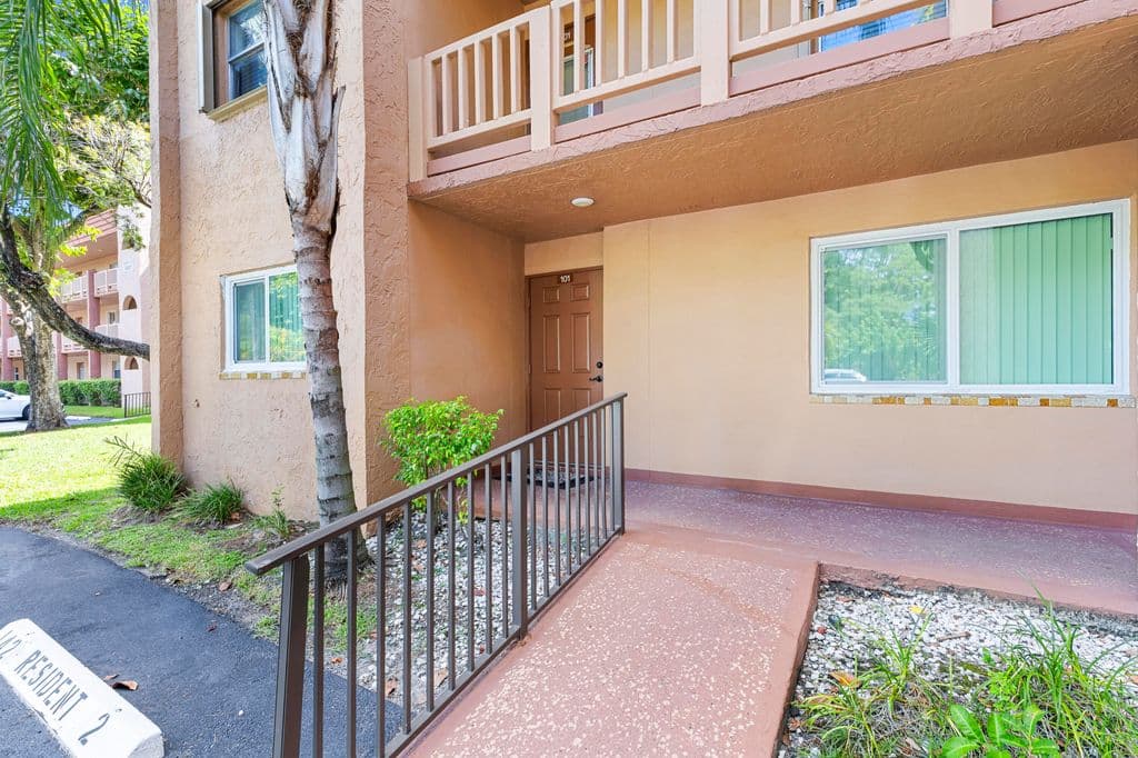 2+1 Condo — 9861 Sunrise Lakes Boulevard #101