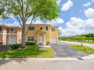 3+1 Müstakil ev — 10 NW 110th Ave, Plantation, 33324