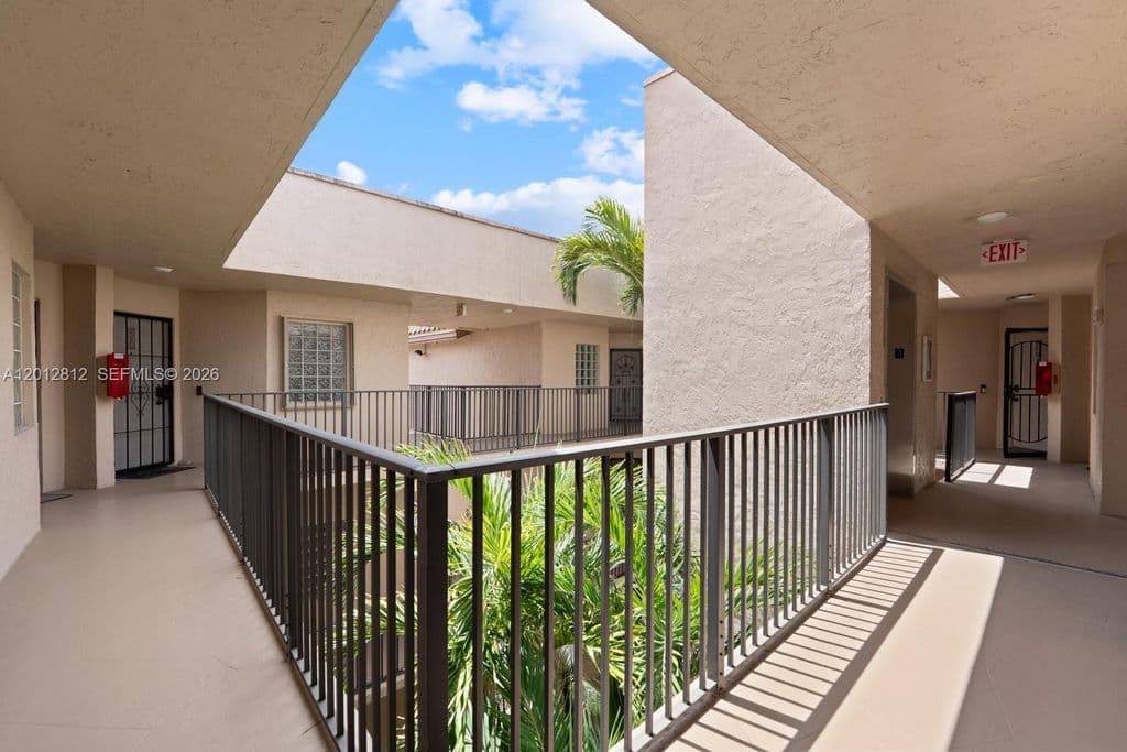2-bedroom Condo — 4350 NW 30th St APT 333