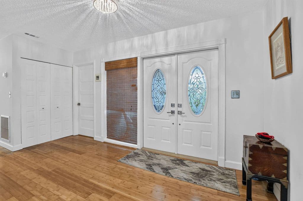3-bedroom Single-Family Home — 4899 Sugar Pine Drive