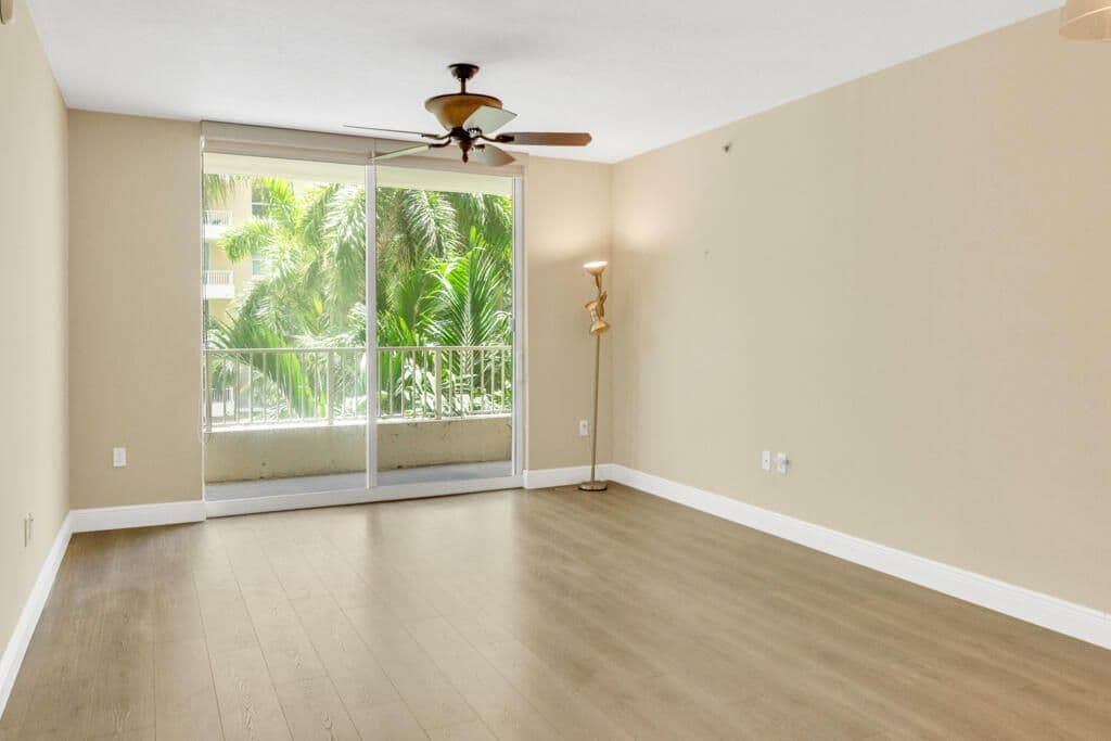 1+1 Condo — 700 E Boynton Beach Boulevard #407