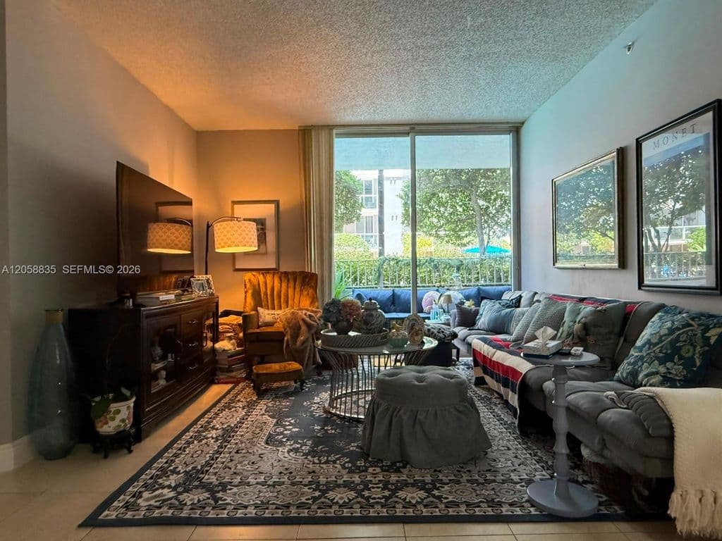 2-bedroom Condo — 5085 NW 7th St APT 406