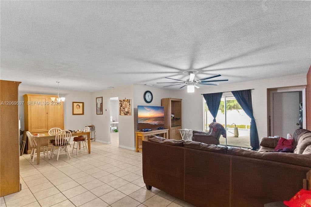 4-bedroom Single-Family Home — 7531 Harbour Blvd