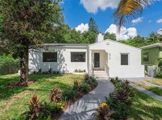 3+1 Müstakil ev — 8318 NE 3rd Ct, Miami, 33138