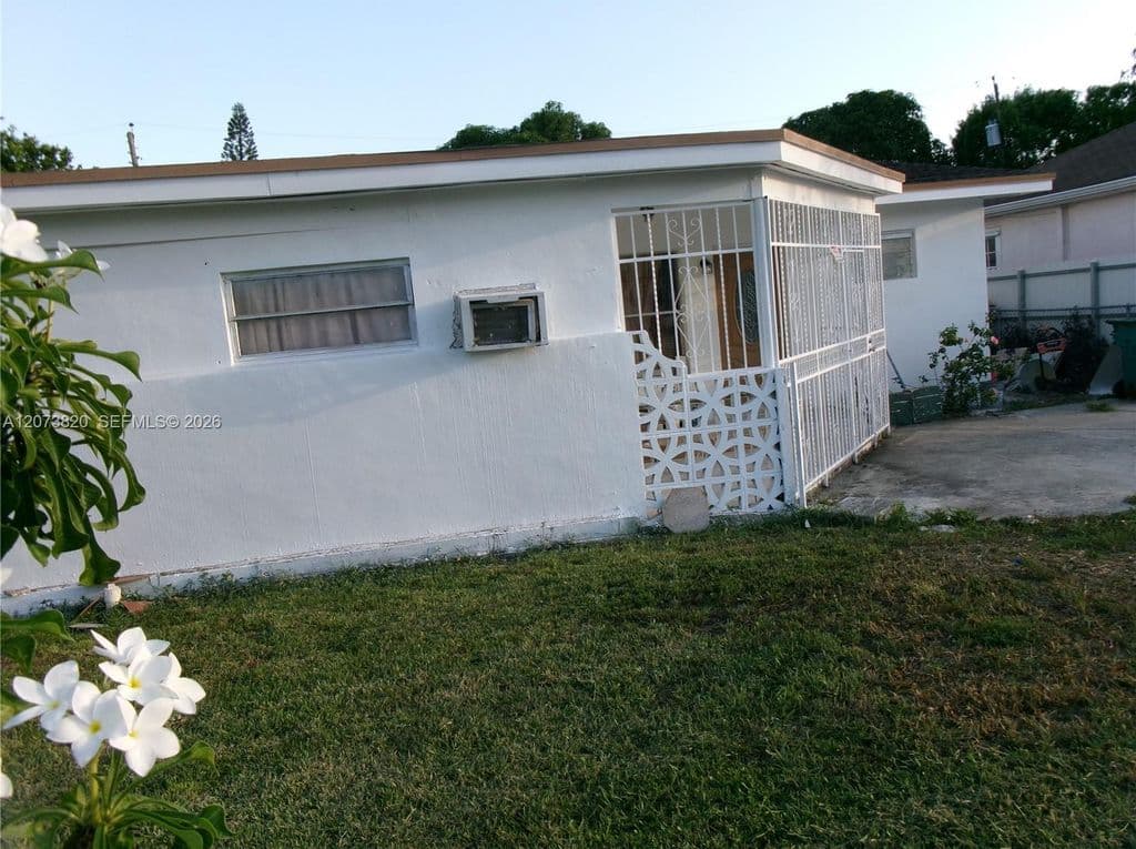 4-bedroom Single-Family Home — 864 NW 116th St